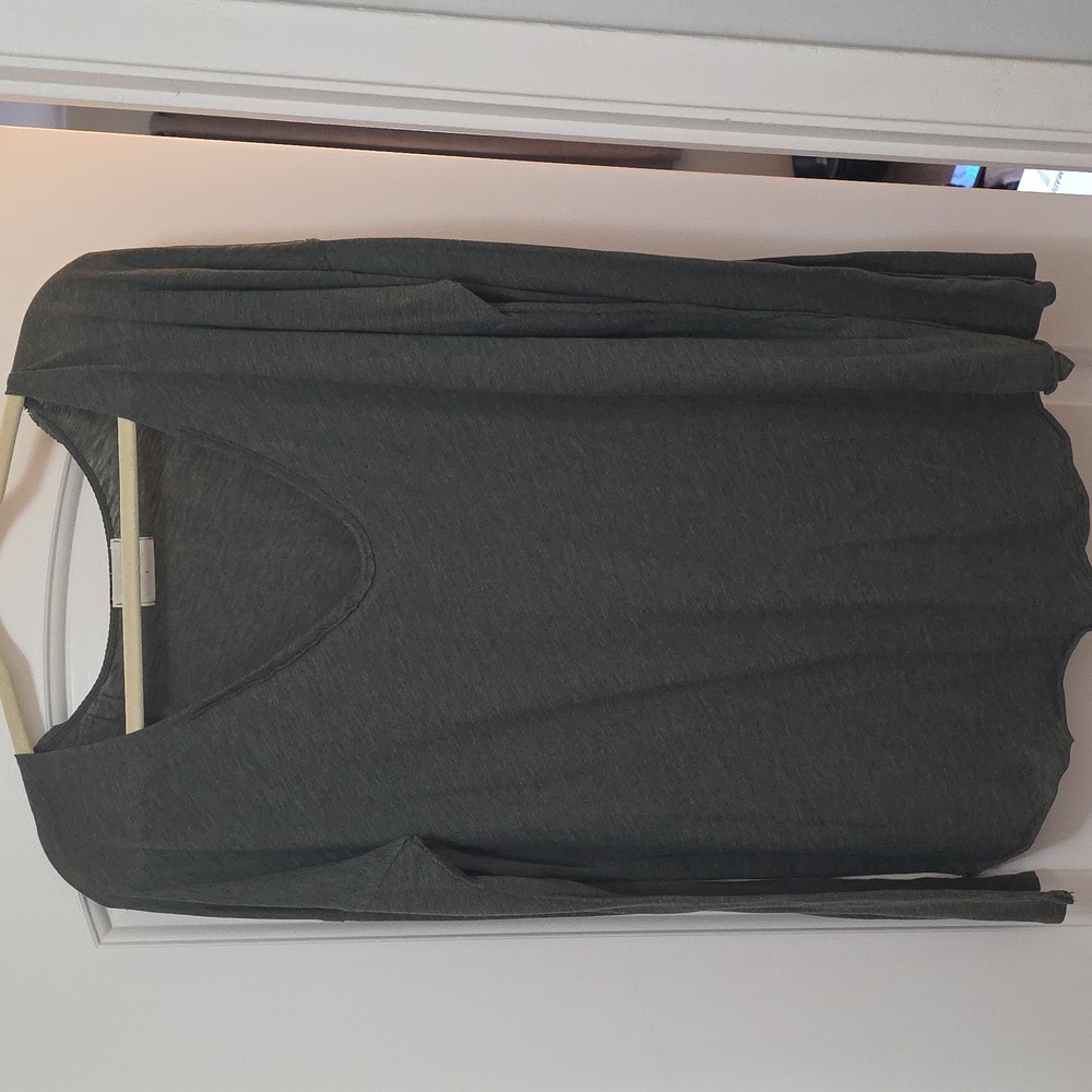 Women's Long Sleeve V-Neck Top - Gray